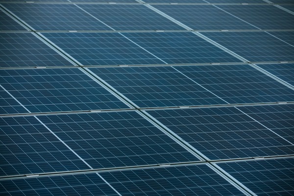 ¿Cómo pueden las placas solares reducir el pago de las cuotas en tu comunidad de vecinos?