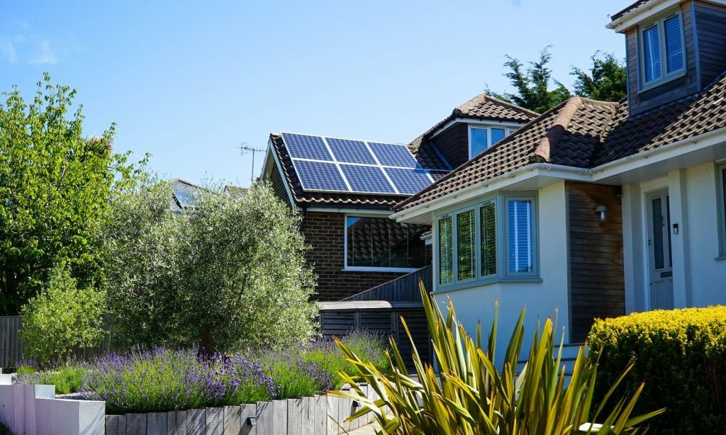 Placas solares en vecindario